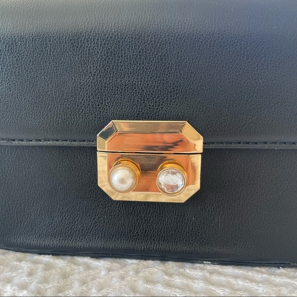 Chic Leather Purse - Picture 3 of 10